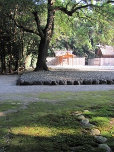 神服織機殿神社