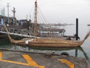 葦船（海の駅 神社）