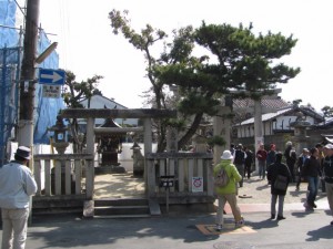 市座神社（左側は恵美須神社）