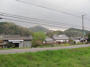 朝倉小学校から白山神社へ