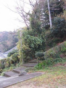 土宮神社からの階段（鳥羽市小浜町）
