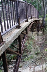 朝熊登山鉄道ケーブルカー跡に架かる橋（朝熊岳道）