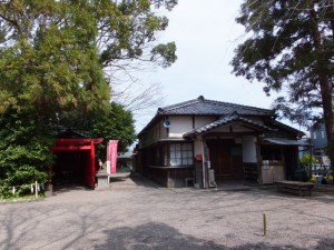 坂之森稲荷神社と社務所（坂社）