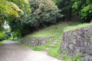 益田岩船への階段
