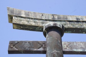 春日神社の青銅鳥居