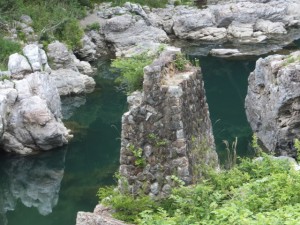 大滝峡に残された橋脚
