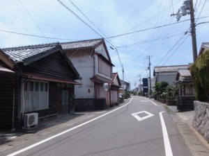 JR紀勢本線 阿田和駅前から阿田和橋（尾呂志川）へ