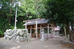 八柱神社（小俣神社の隣）